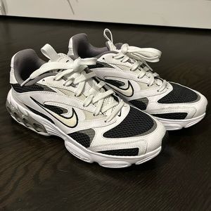 Nike Women’s Zoom Air Fire White Black Size 8